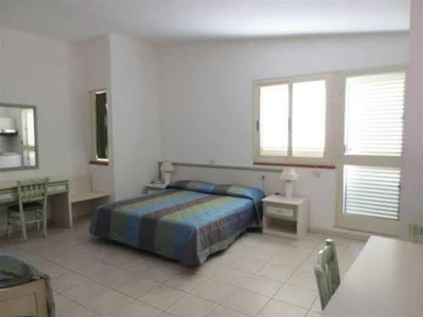 Hotel Due Torri Porto Azzurro Exterior foto